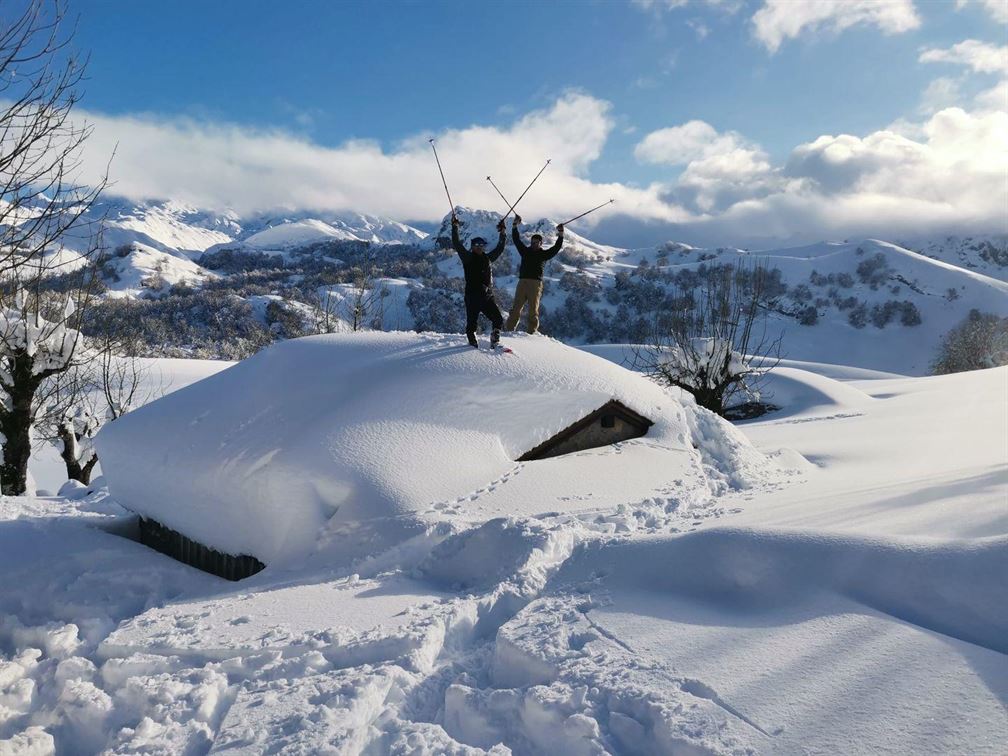 Diez planes para disfrutar en familia de la nieve en Asturias (y sin tener  que ir al fin del mundo) - La Nueva España