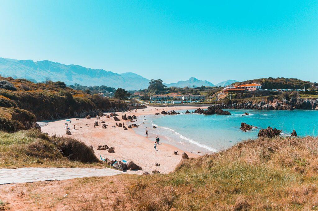 - Qué Ver En Llanes: Naturaleza Y Cultura Del Destino De Aventura